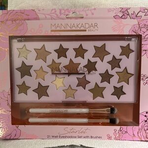 Manna Kadar Starlet Eyeshadow Set with Brushes